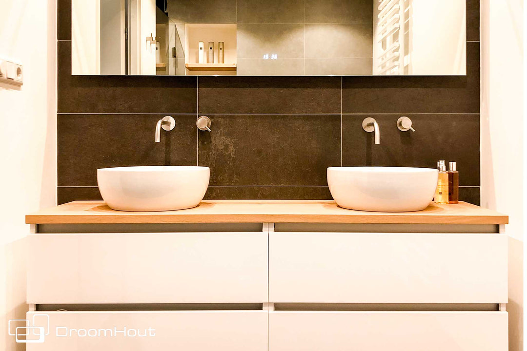 Luxuriöse Badezimmermöbel aus Holz 160 cm