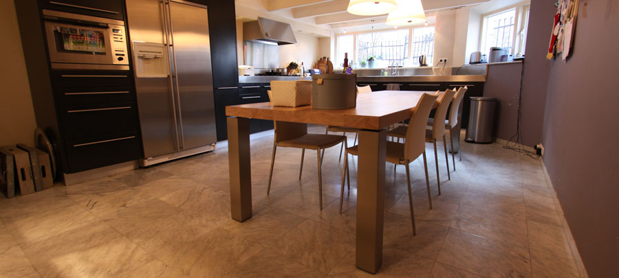 New Yorker Designtisch Blickfang in der Küche