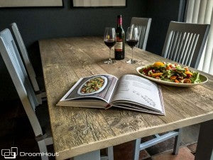 Gerüstholz-Tischplatte mit modernem Twist