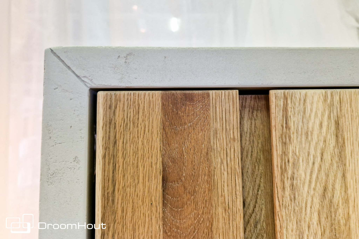 Hoge kast Tower Living Max (showroommodel)