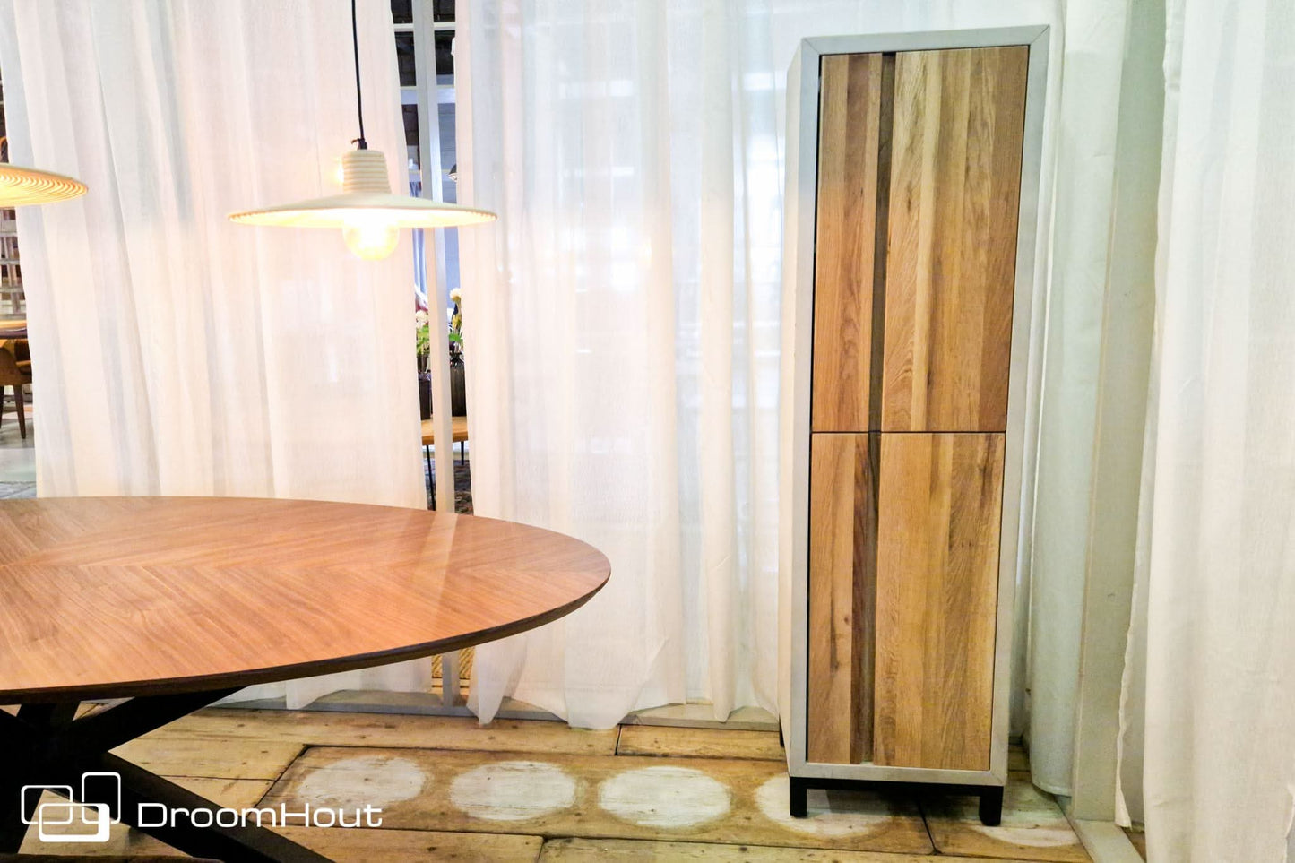 Hoge kast Tower Living Max (showroommodel)