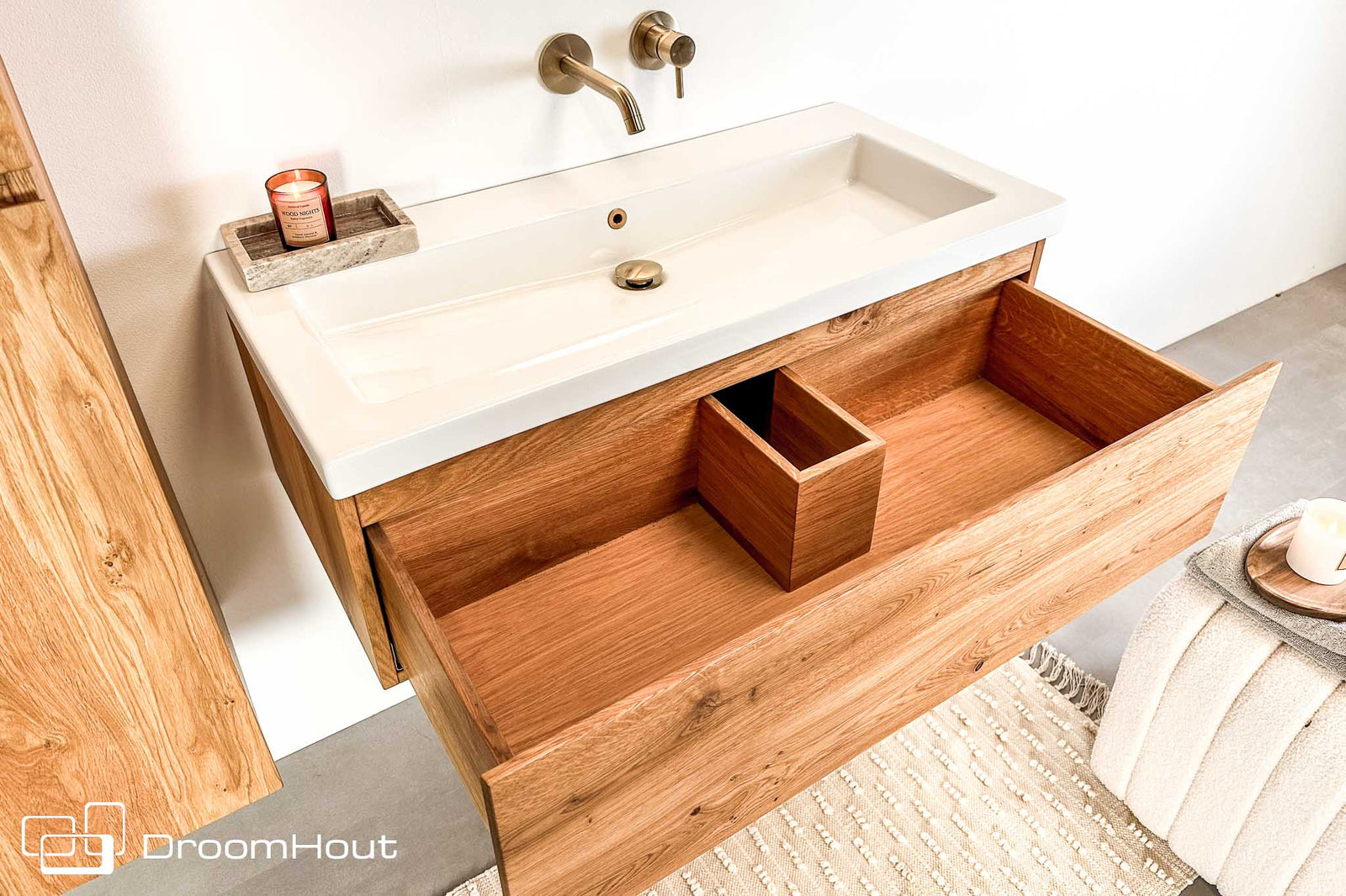 Hoe je de lades van je badkamermeubel stelt