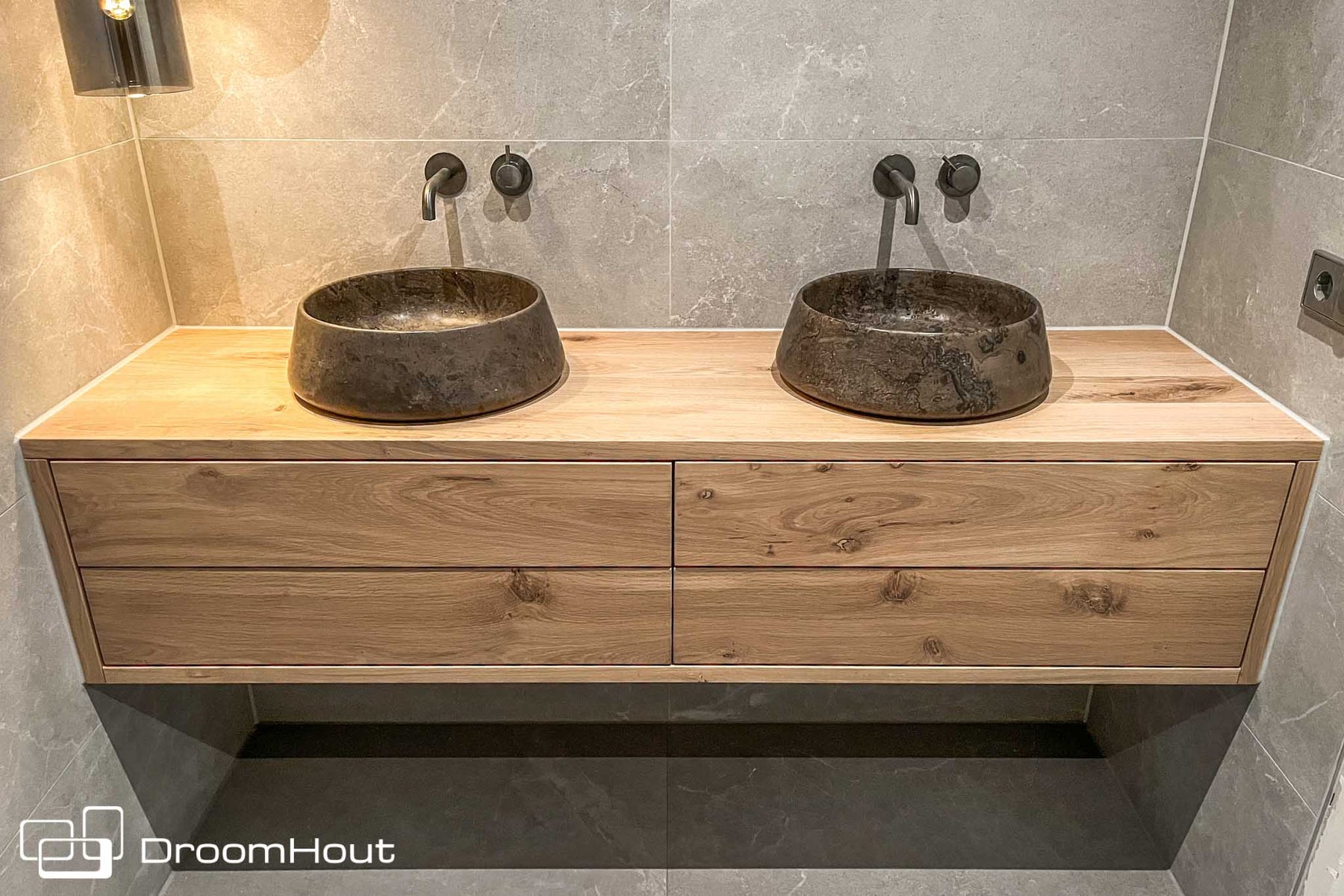 Custom bathroom furniture for Niels