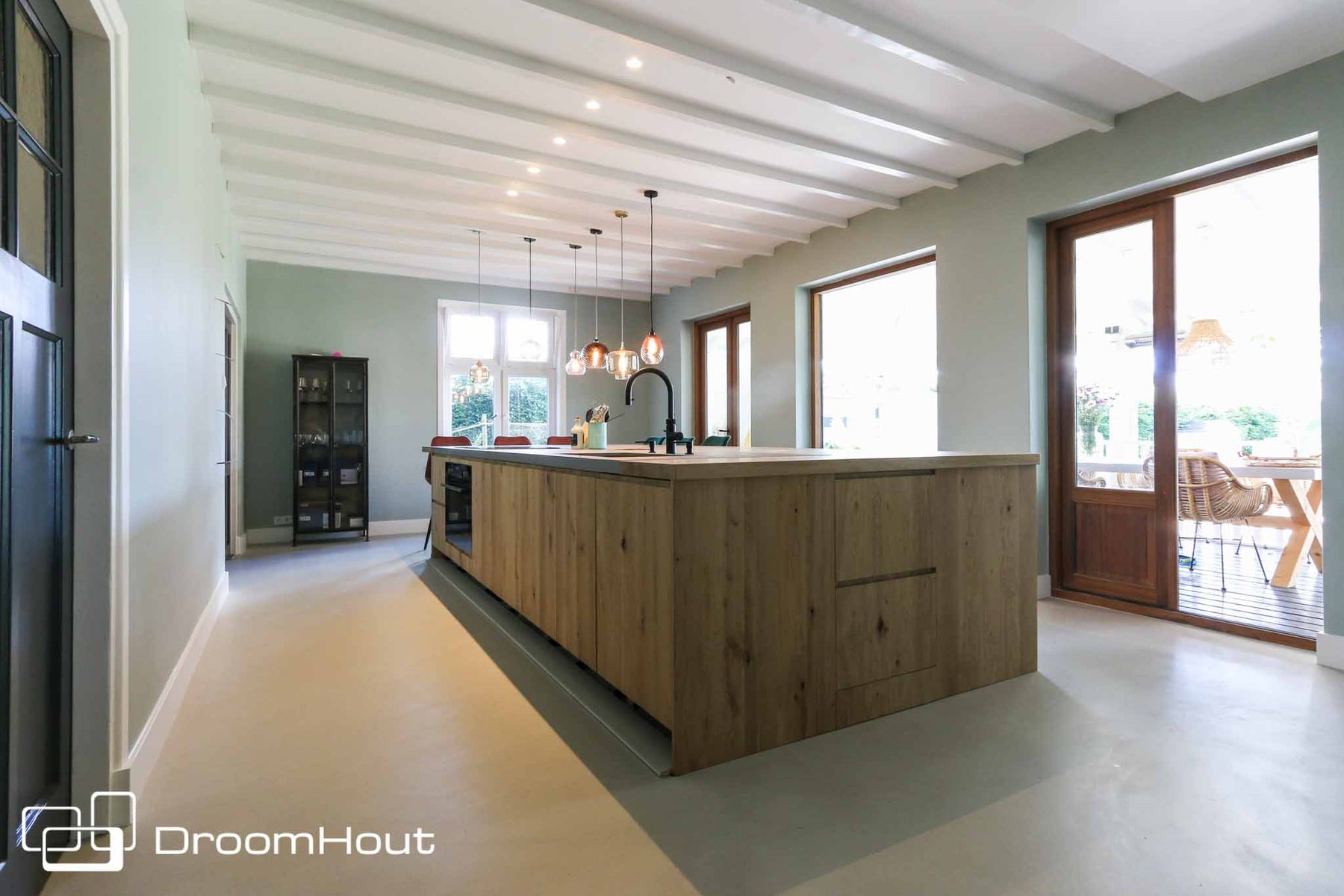 Oak kitchen island is trending!