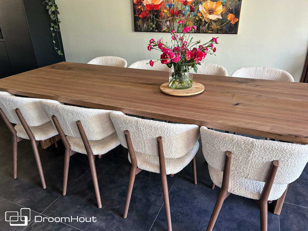 Op maat gemaakte eiken eettafel met Mobitec Toro eetkamer stoelen