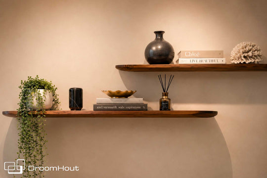 Wandregal aus Holz (Facettenkante, runde Ecke)