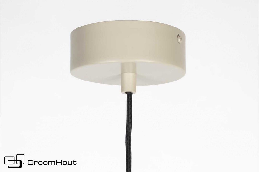 Cole hanglamp van Zuiver in beige met gelaagde metalen kap