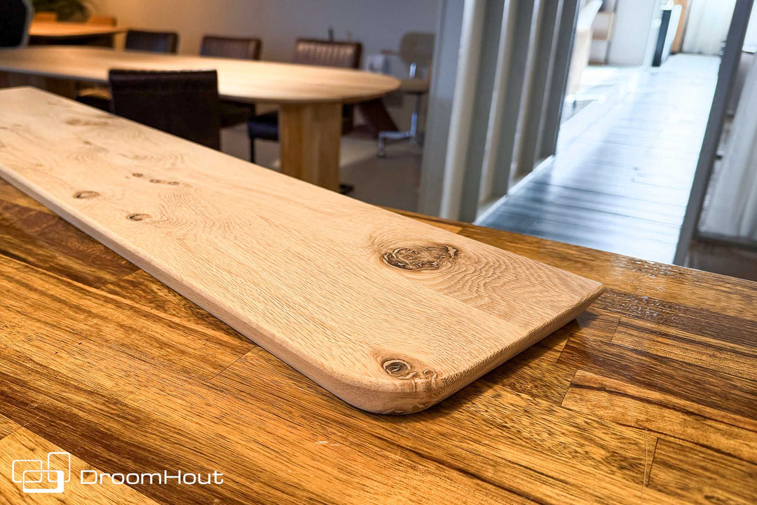 Wooden wall shelf (facet edge, round corner)