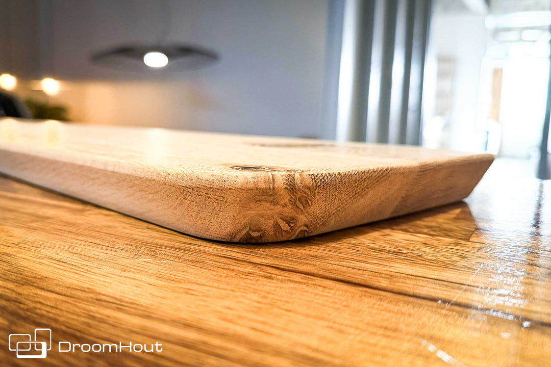 Wooden wall shelf (facet edge, round corner)